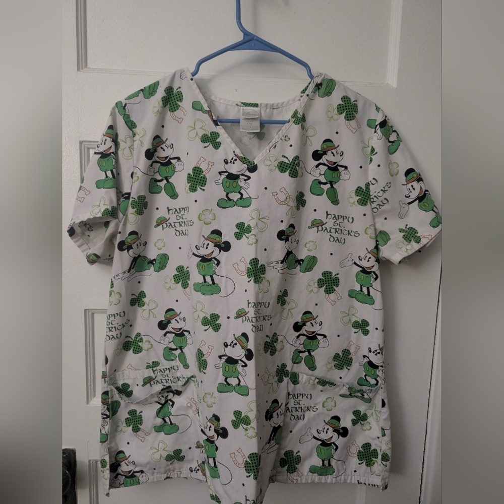 Disney Mickey Mouse St Patrick's Day scrub Top Size Large